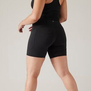 Athleta Ultimate Stash High Rise 7 inch Short, size M